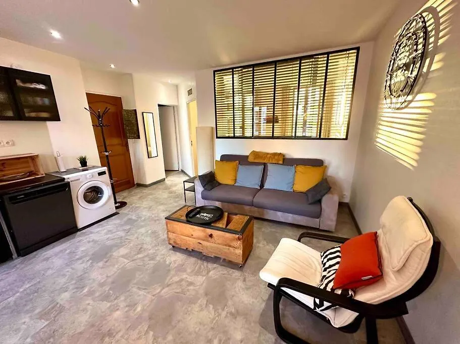 Apartment Appart Cosy Au Calme, Dans Le Centre De Bandol